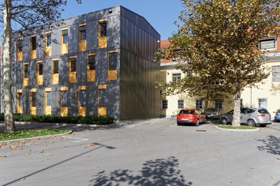 Seminarska soba IMI (IMI=Inštitut za mikrobiologijo in imunologijo UL MF), Vrazov trg 2